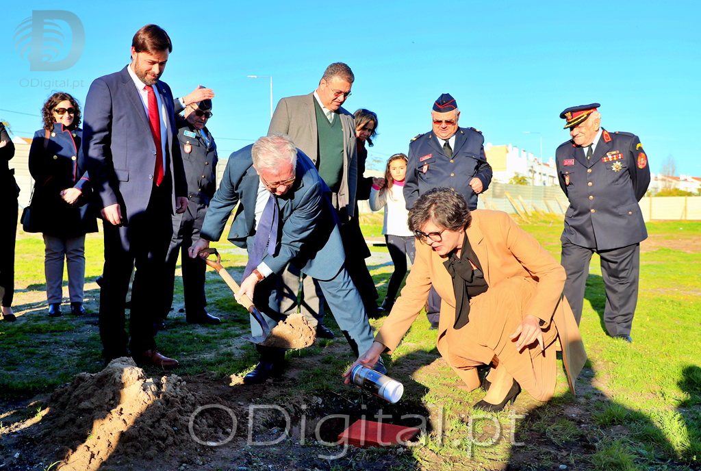 Vendas Novas - Ministro Eduardo Cabrita colocou a primeira pedra do novo quartel de bombeiros 